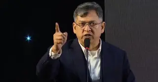 ইসি ও একটি দল নির্বাচন থেকে সরে দাঁড়াতে সুযোগ খুঁজছে: সালাহউদ্দিন আহমেদ